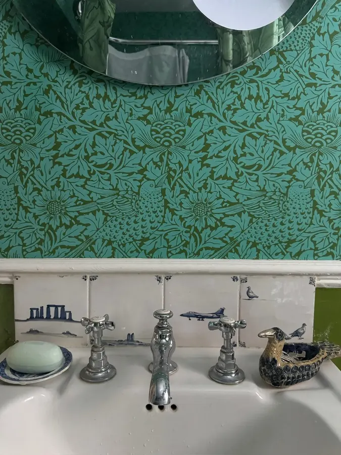 Sink splashback by Georg Wilson